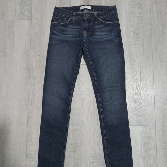 Blue jeans no boundaries - Picture 1 of 5